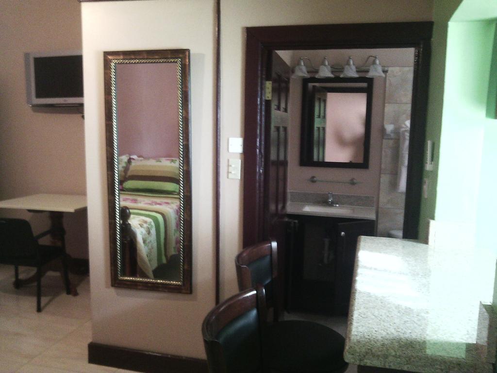 Hotel Tropik Leadonna Montego Bay Kamer foto