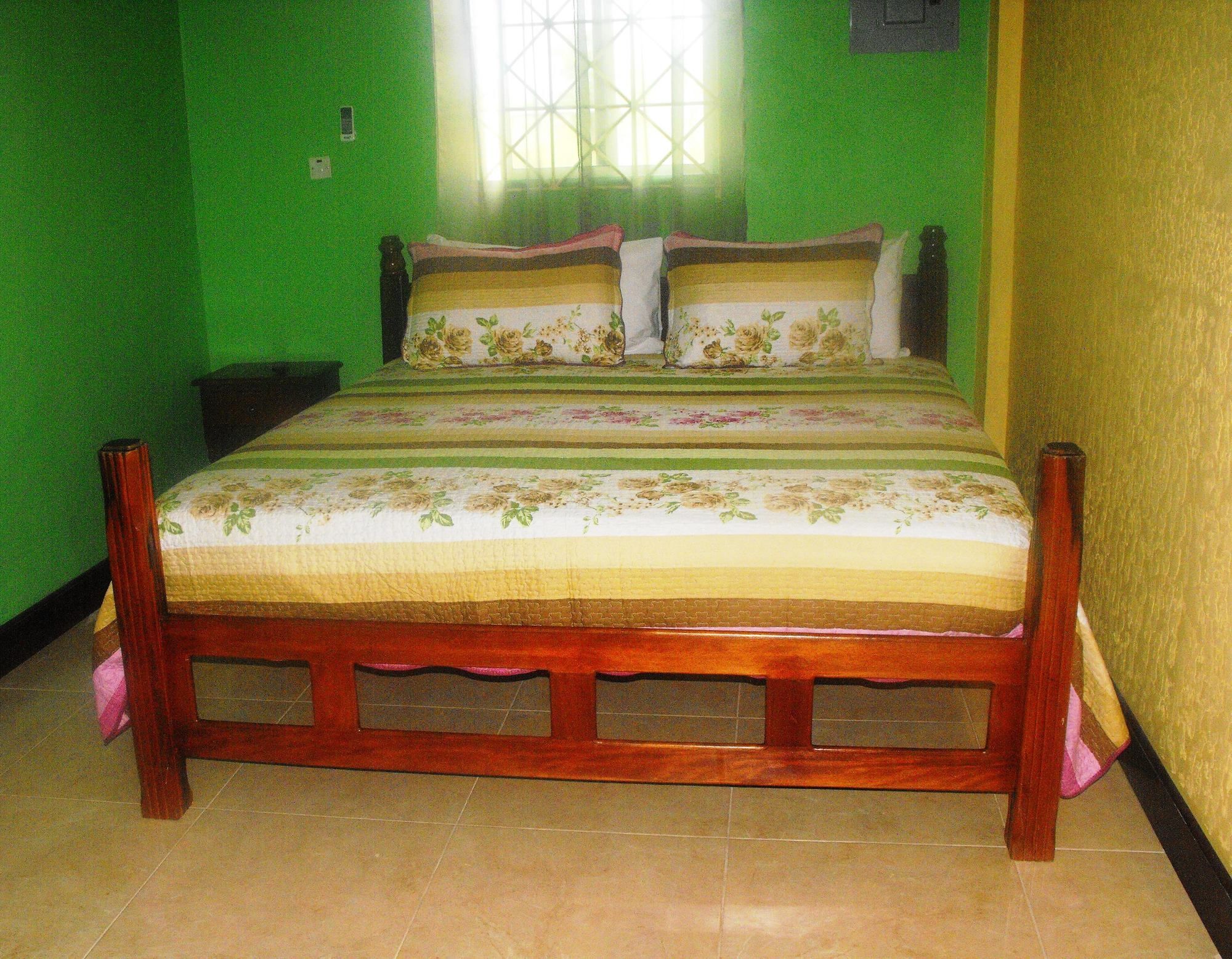 Hotel Tropik Leadonna Montego Bay Buitenkant foto