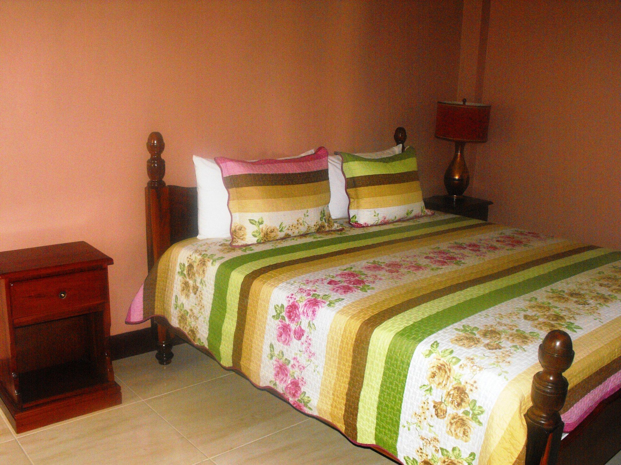 Hotel Tropik Leadonna Montego Bay Buitenkant foto