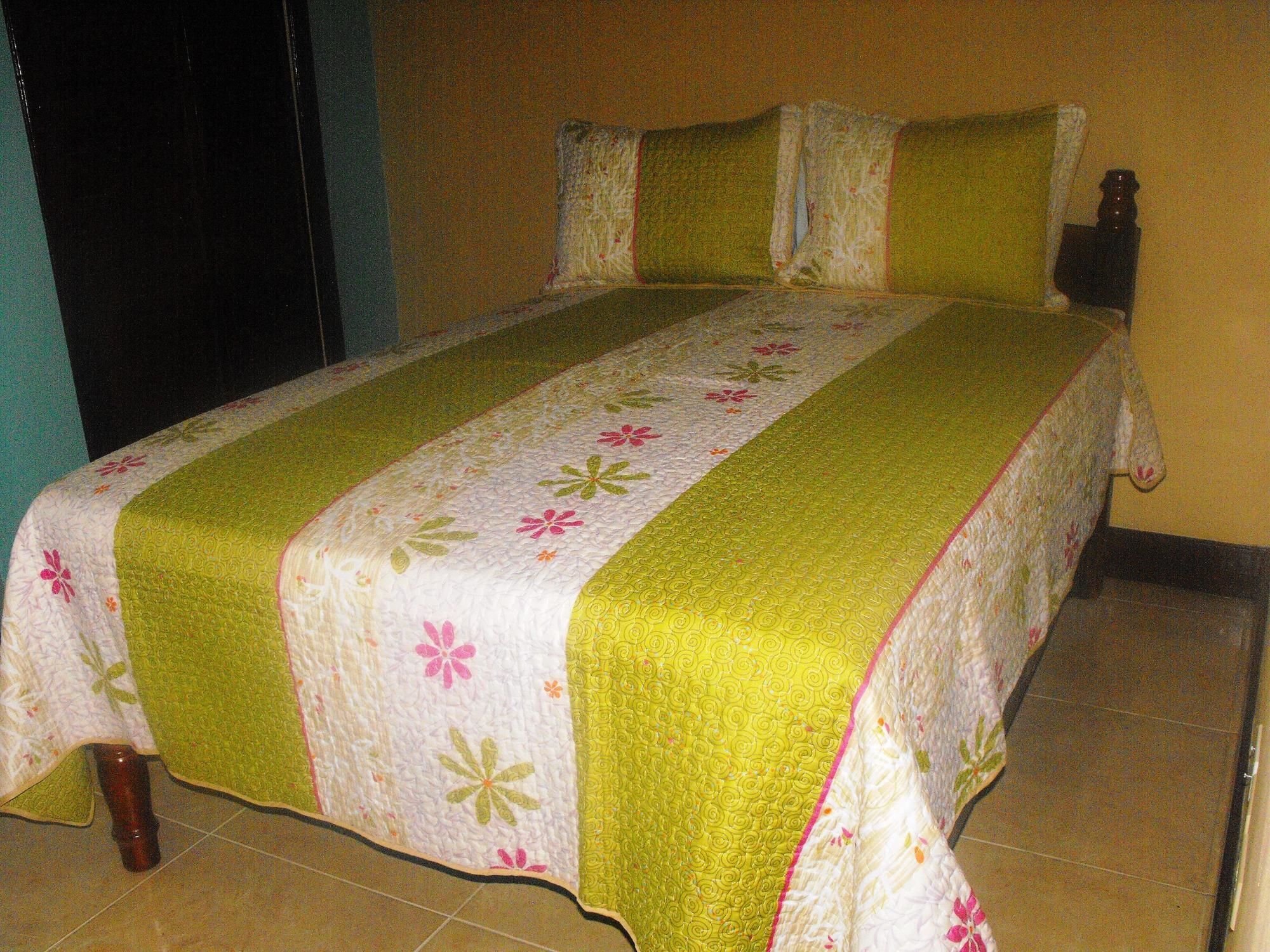 Hotel Tropik Leadonna Montego Bay Buitenkant foto