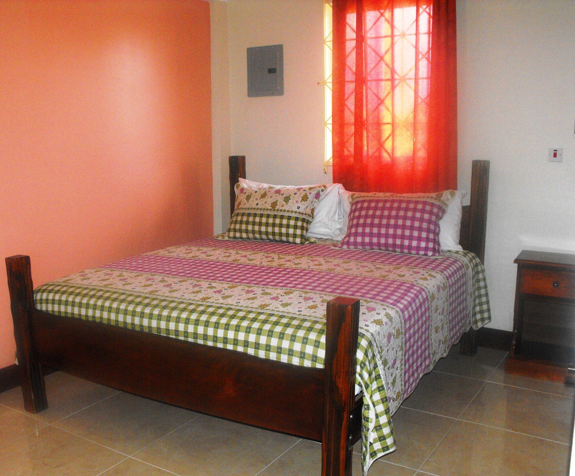 Hotel Tropik Leadonna Montego Bay Buitenkant foto