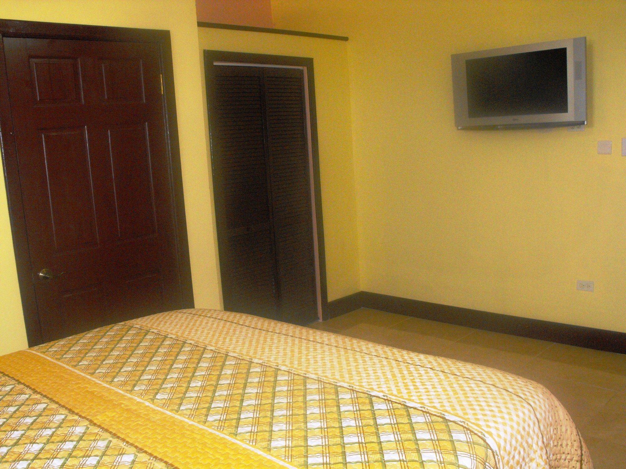 Hotel Tropik Leadonna Montego Bay Buitenkant foto